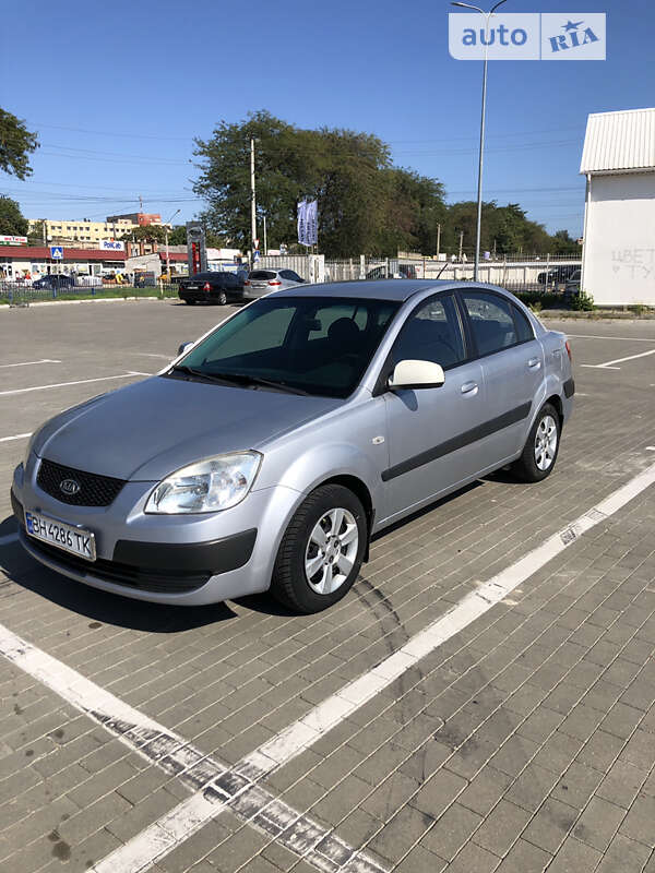 Седан Kia Rio 2007 в Одессе