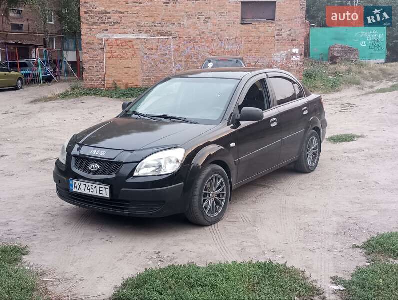 Седан Kia Rio 2006 в Конотопе