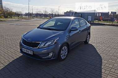 Седан Kia Rio 2013 в Києві