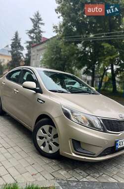 Седан Kia Rio 2012 в Львові