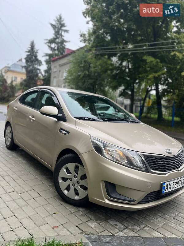 Седан Kia Rio 2012 в Львове