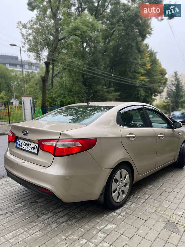 Седан Kia Rio 2012 в Львове