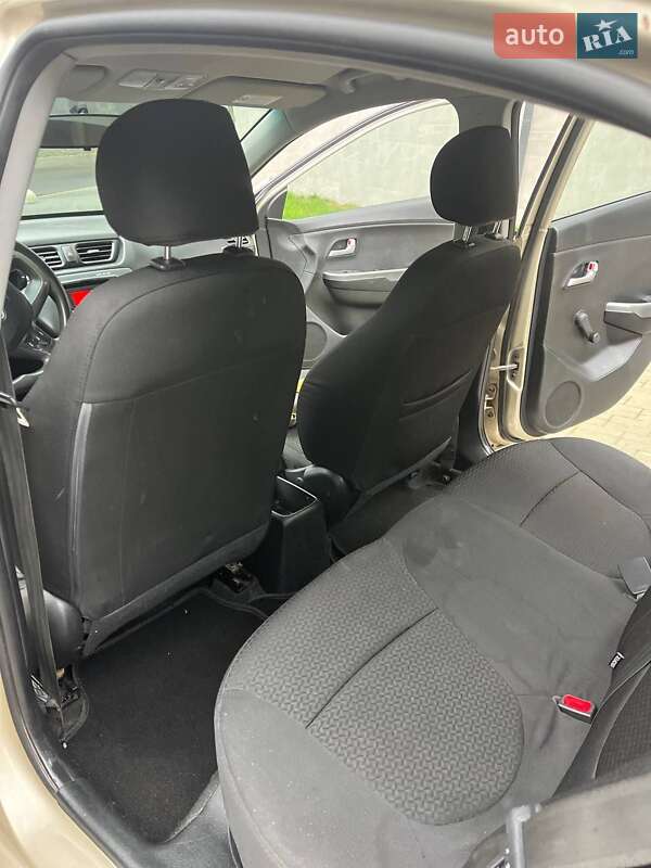 Седан Kia Rio 2012 в Львове