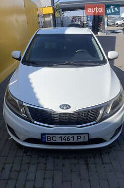 Седан Kia Rio 2012 в Новояворовске