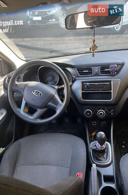 Седан Kia Rio 2012 в Новояворовске