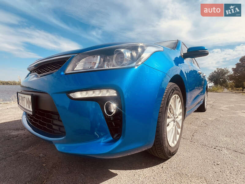 Седан Kia Rio 2018 в 
