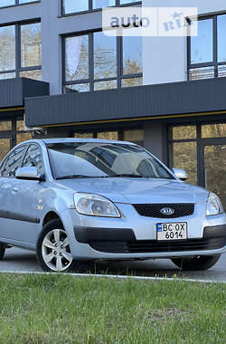 Седан Kia Rio 2008 в Новояворовске