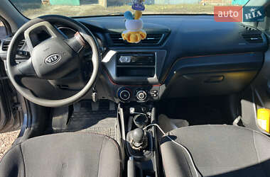 Хэтчбек Kia Rio 2012 в 