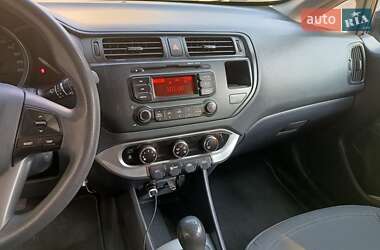 Хэтчбек Kia Rio 2011 в 