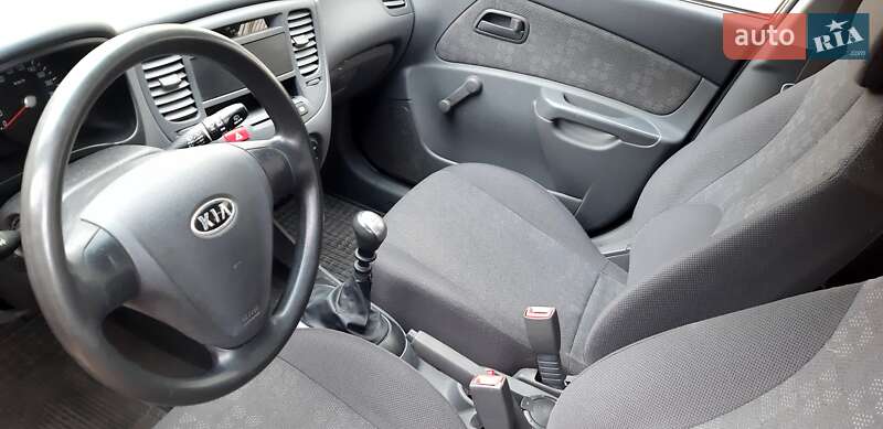 Хэтчбек Kia Rio 2007 в Белой Церкви