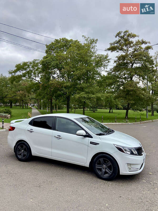 Седан Kia Rio 2013 в Черноморске