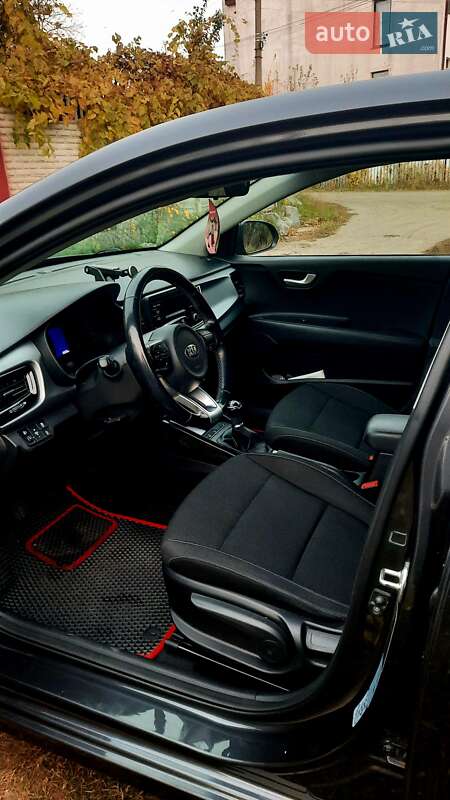 Хетчбек Kia Rio 2017 в Києві