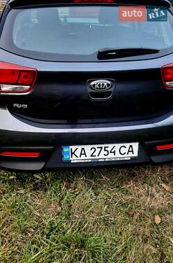 Хетчбек Kia Rio 2017 в Києві