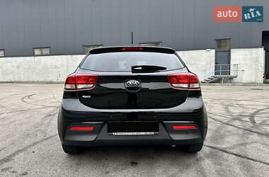 Хетчбек Kia Rio 2017 в Києві