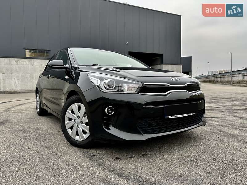 Хетчбек Kia Rio 2017 в Києві