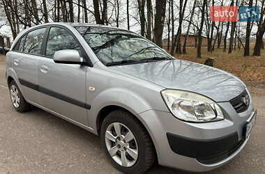 Хетчбек Kia Rio 2006 в Охтирці