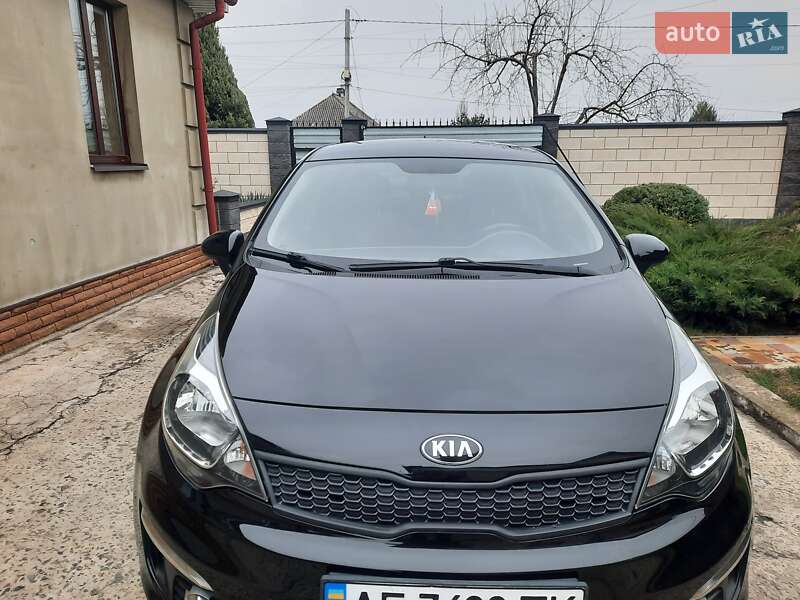 Седан Kia Rio 2015 в Дніпрі