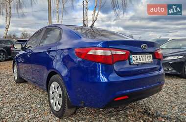 Седан Kia Rio 2012 в Смілі