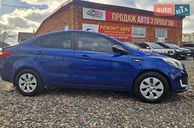 Седан Kia Rio 2012 в Смілі