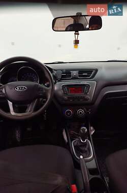 Седан Kia Rio 2012 в Ровно