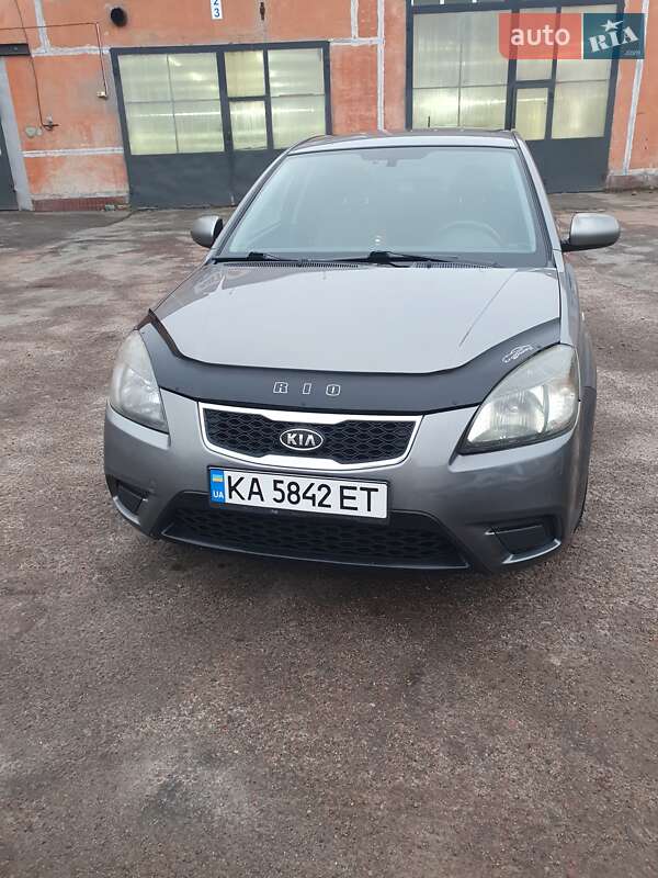 Седан Kia Rio 2011 в Чернигове