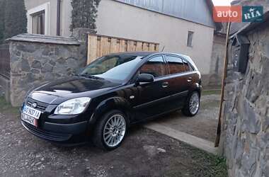 Хэтчбек Kia Rio 2009 в 