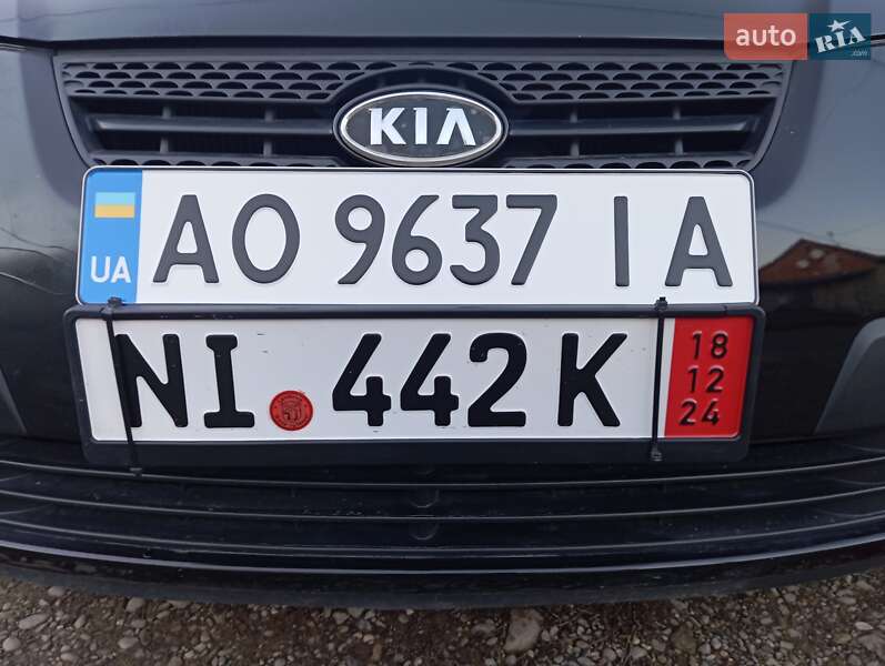 Хэтчбек Kia Rio 2009 в Хусте