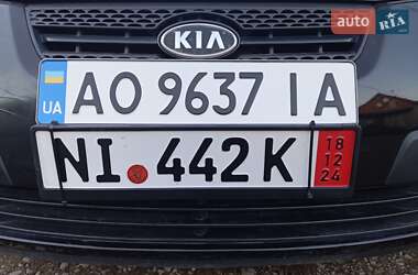 Хэтчбек Kia Rio 2009 в 