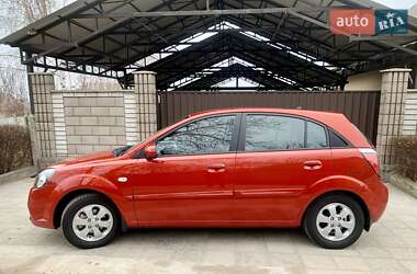 Хетчбек Kia Rio 2011 в Кам'янському