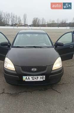 Седан Kia Rio 2008 в Обухове