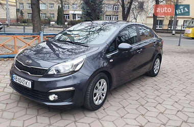 Седан Kia Rio 2016 в Ивано-Франковске