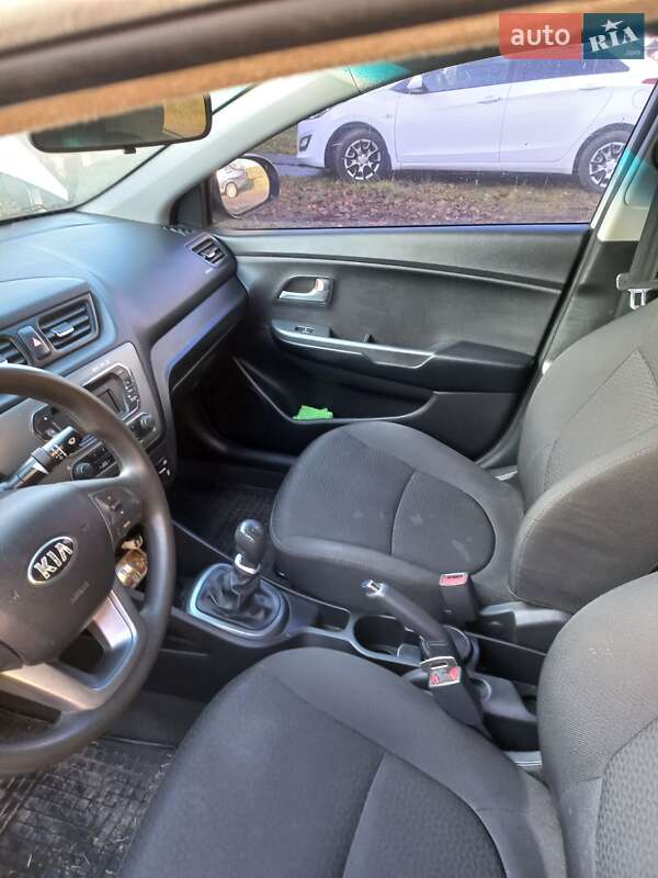 Седан Kia Rio 2013 в Гайвороне