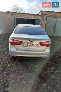 Седан Kia Rio 2013 в Гайвороні