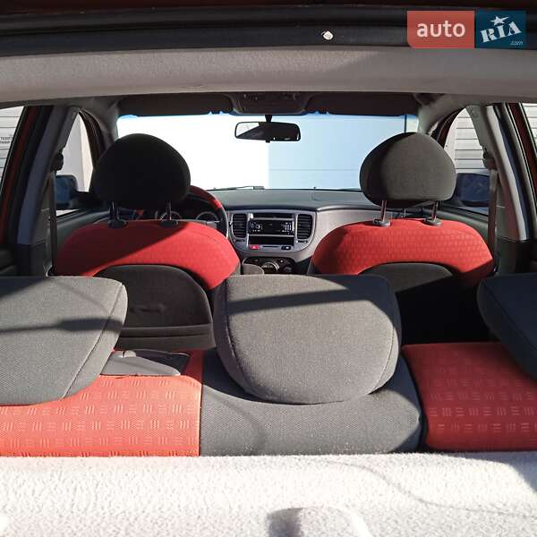Хэтчбек Kia Rio 2005 в Черновцах