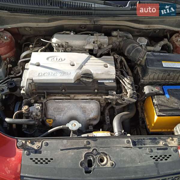 Хэтчбек Kia Rio 2005 в Черновцах