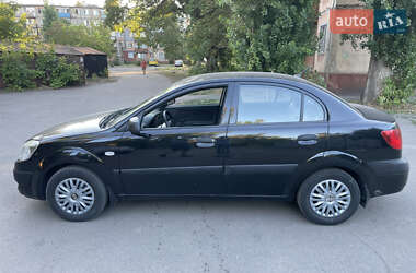 Седан Kia Rio 2009 в Кривом Роге