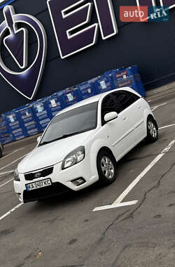 Хетчбек Kia Rio 2011 в Києві