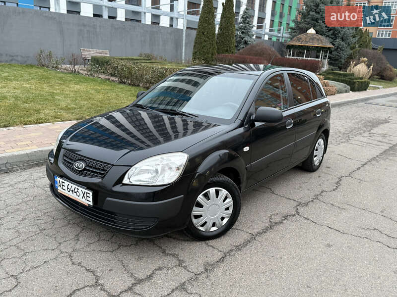 Хетчбек Kia Rio 2008 в Дніпрі