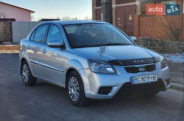 Седан Kia Rio 2010 в Черкасах