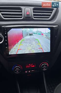 Седан Kia Rio 2013 в 
