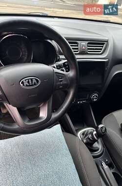 Седан Kia Rio 2013 в 