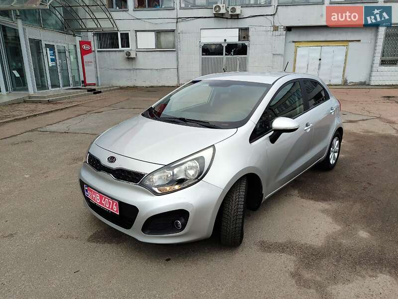 Хетчбек Kia Rio 2012 в Чернігові