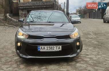 Хэтчбек Kia Rio 2017 в Киеве