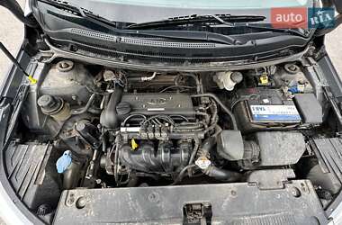 Седан Kia Rio 2013 в Полтаві