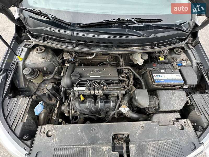 Седан Kia Rio 2013 в Полтаві