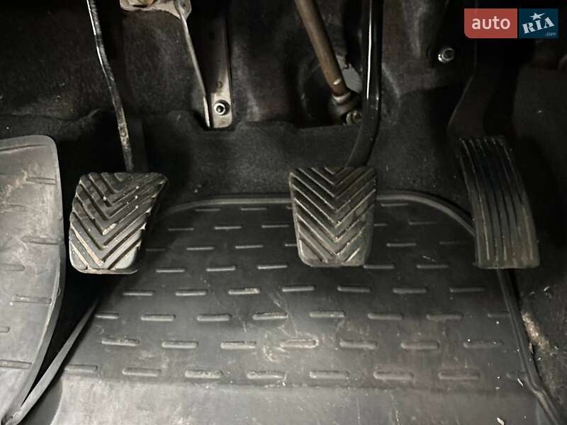 Седан Kia Rio 2013 в Полтаві