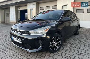 Седан Kia Rio 2017 в Николаеве