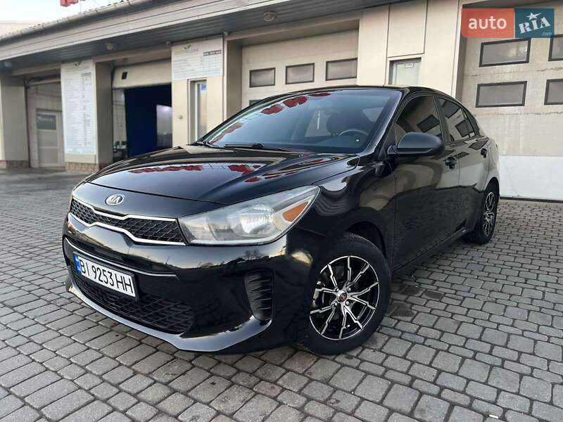 Седан Kia Rio 2017 в Николаеве