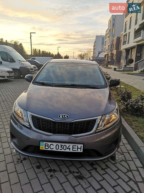 Седан Kia Rio 2012 в Львові