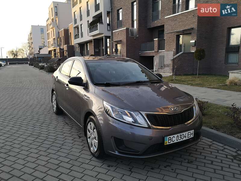 Седан Kia Rio 2012 в Львові